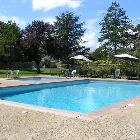 8 Complex, 53 People Maximum , Marriage, Birthdays, Family Get Togethers * Doeuil-sur-le-Mignon