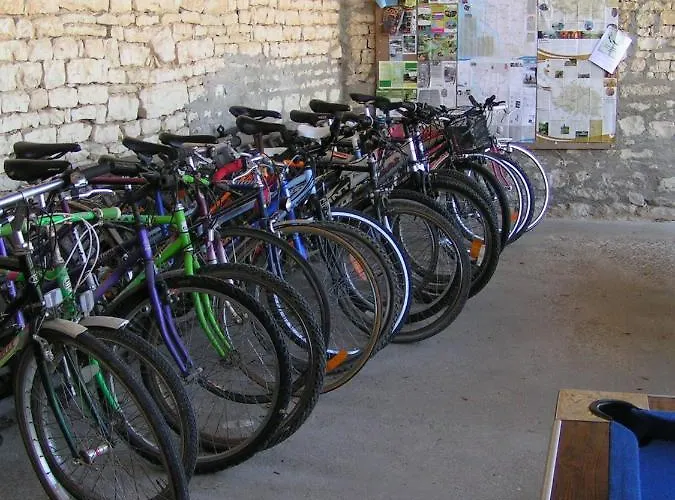 8 Complex, 53 People Maximum , Marriage, Birthdays, Family Get Togethers بيت للعطل