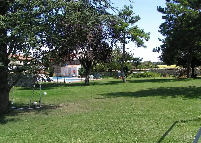 8 Complex, 53 People Maximum , Marriage, Birthdays, Family Get Togethers *