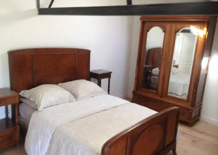 8 Complex, 53 People Maximum , Marriage, Birthdays, Family Get Togethers بيت للعطل Doeuil-sur-le-Mignon