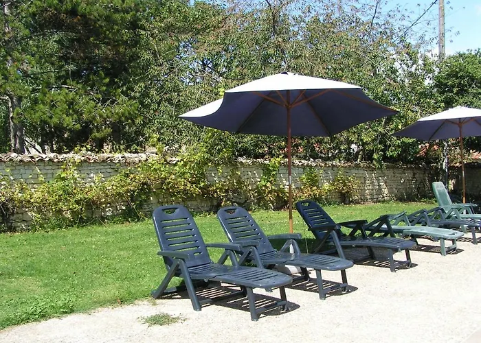 8 Complex, 53 People Maximum , Marriage, Birthdays, Family Get Togethers