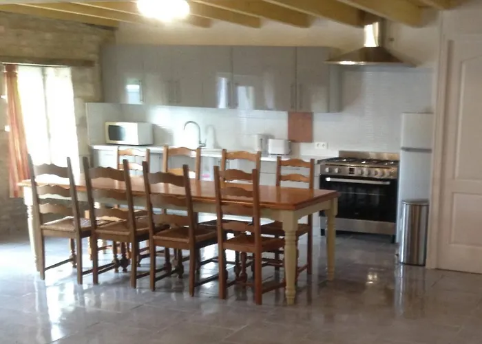 8 Complex, 53 People Maximum , Marriage, Birthdays, Family Get Togethers * Doeuil-sur-le-Mignon