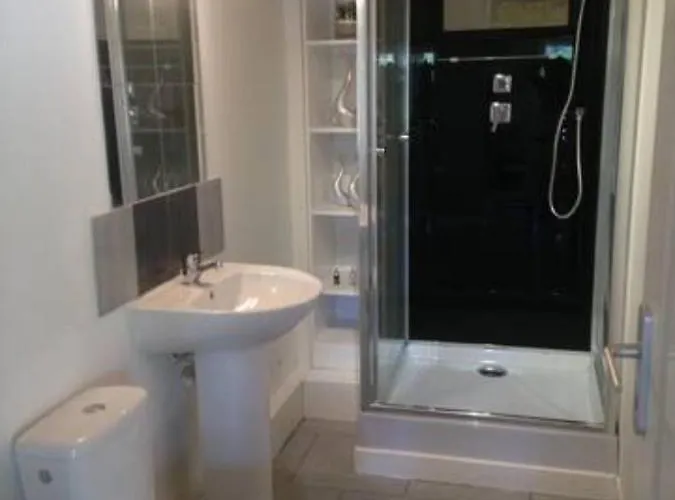 8 Complex, 53 People Maximum , Marriage, Birthdays, Family Get Togethers Doeuil-sur-le-Mignon